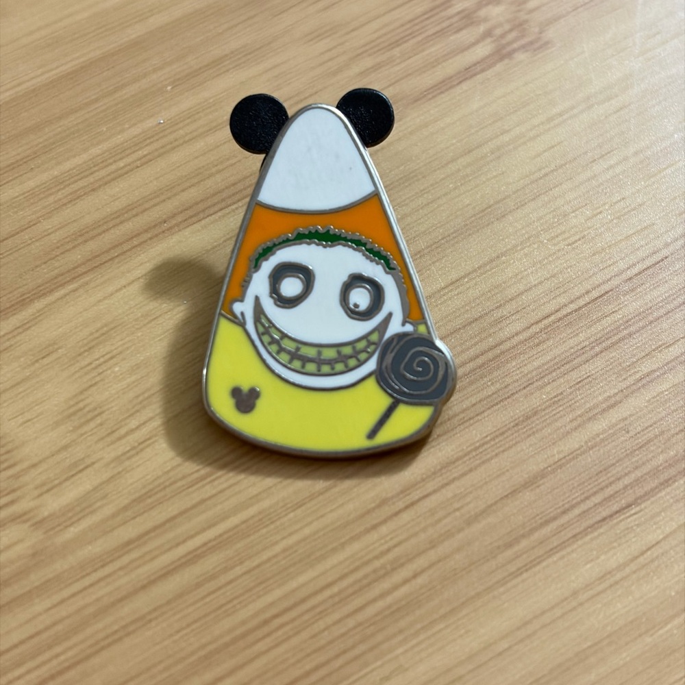 2010 Disney Nightmare Before Christmas Barrel Candy Corn Hidden Mickey